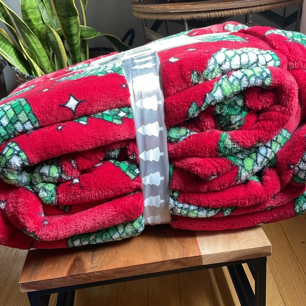 🌲🪩Disco Tree Soft& Plush Holiday Blanket 🌲🪩 NWT!